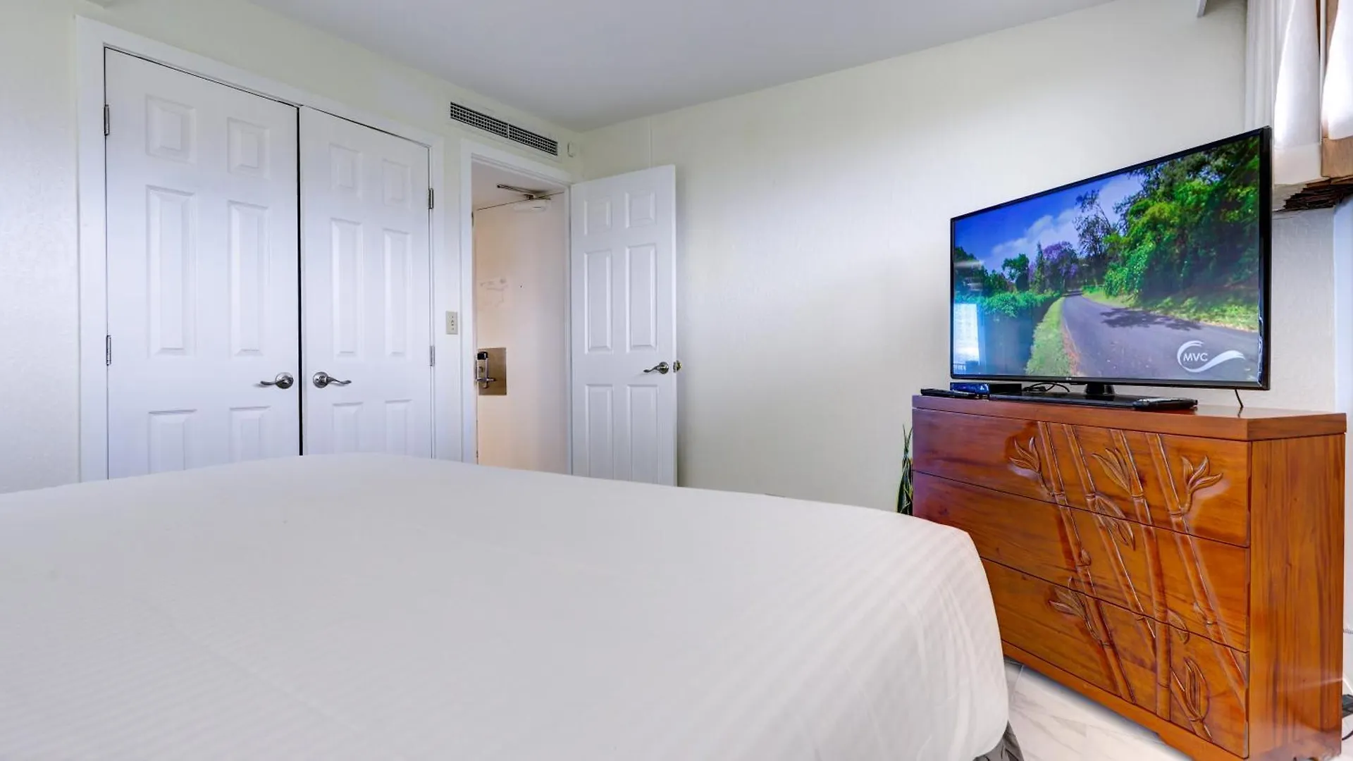 Apartment Maui Westside Presents: Kaanapali Shores 733 Stunning Ocean Views New Listing Lahaina