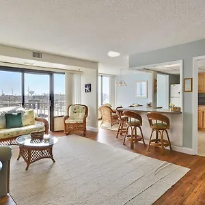 https://capri-305.ocean-city-hotels.net