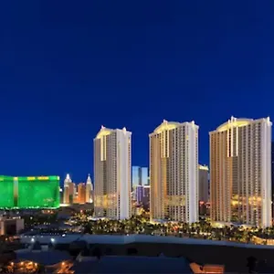 https://mgm-signature-30th-floor-penthouse-w-balcony.las-vegashotels.net